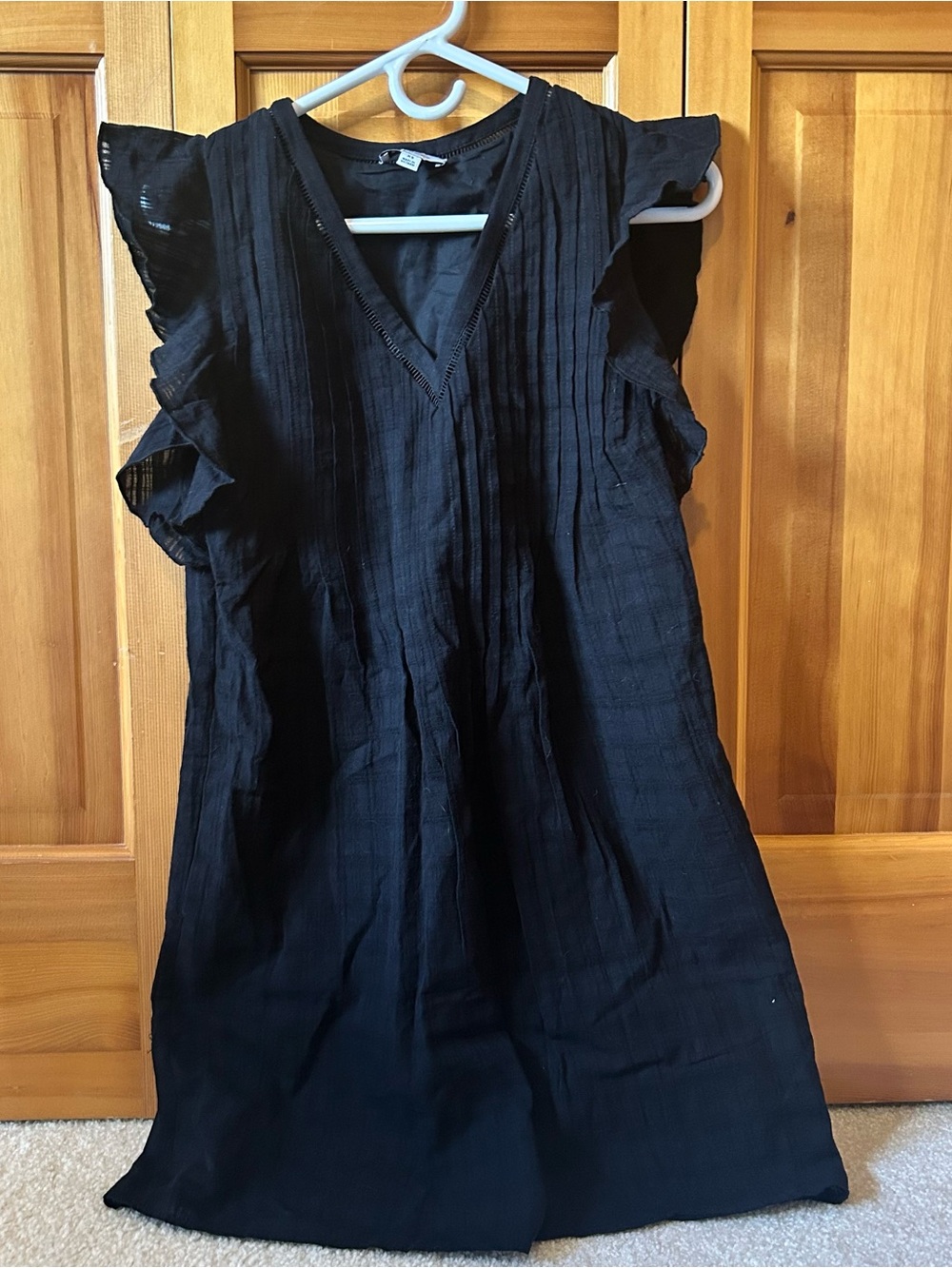 Evereve Black Ruffle Sleeve V-Neck Mini Dress
